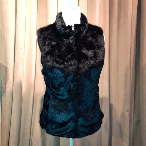 Fuda reversible faux fur vest - Picture 1 of 8